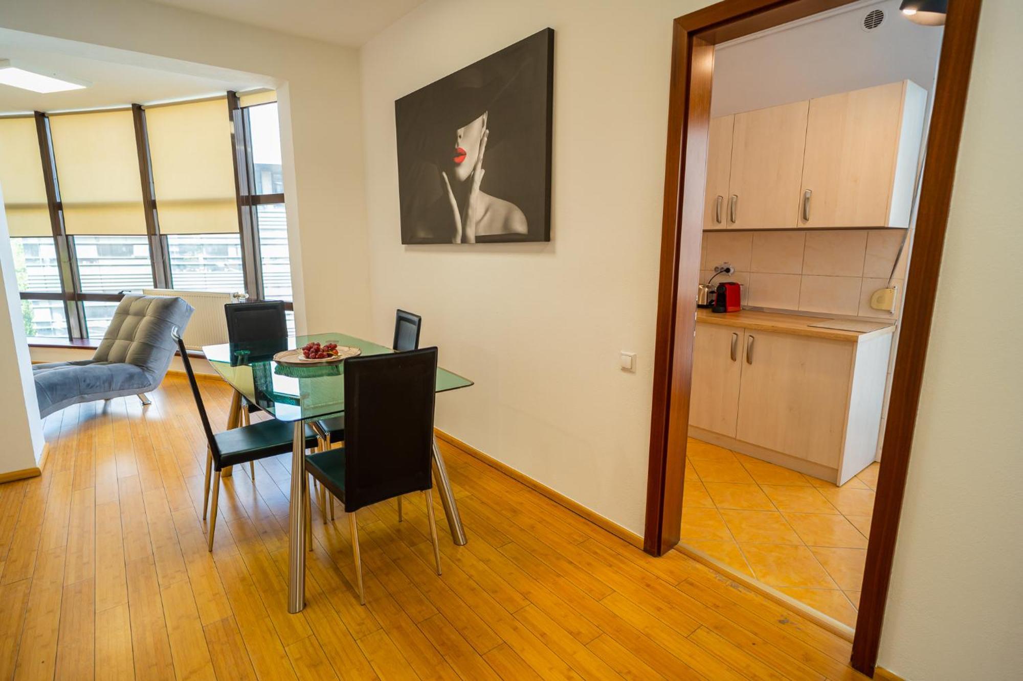 Amazing City View Residences - Penthouse & Apartment Bucarest Esterno foto