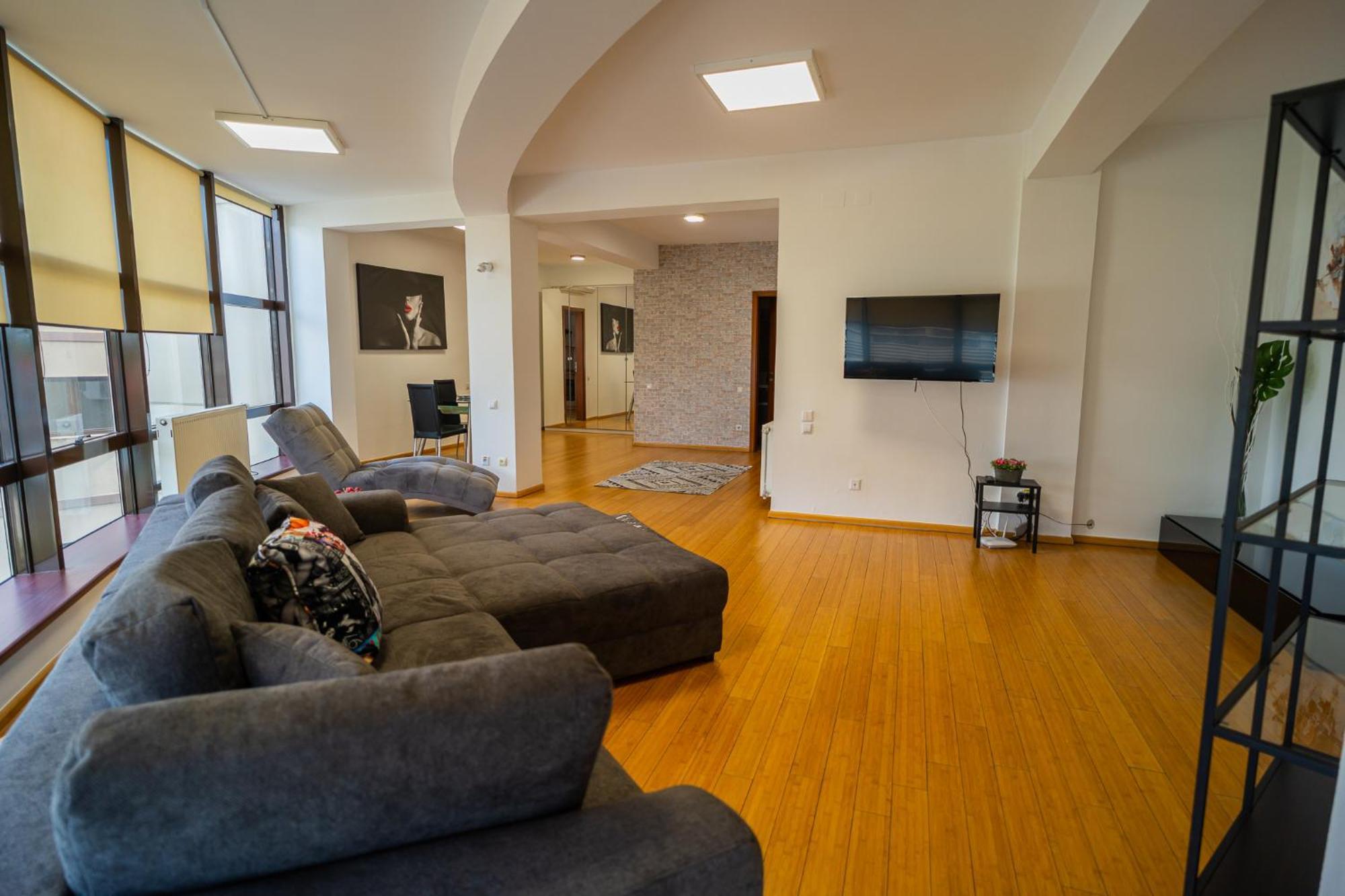 Amazing City View Residences - Penthouse & Apartment Bucarest Esterno foto